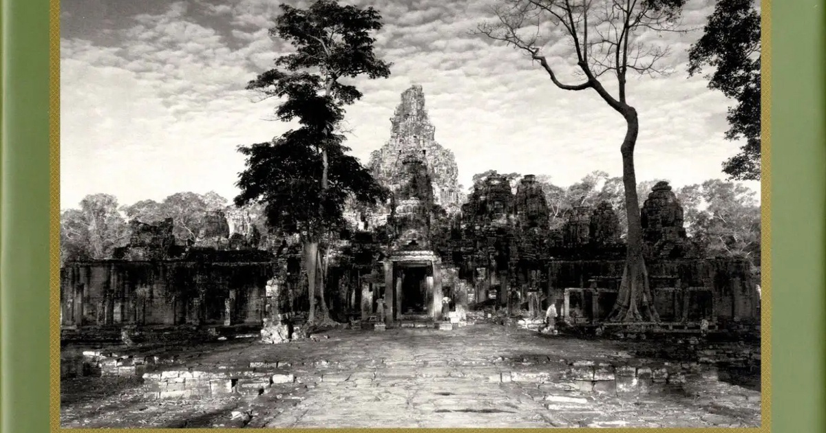 Publication: Passage to Angkor - Kenro Izu | Howard Greenberg Gallery